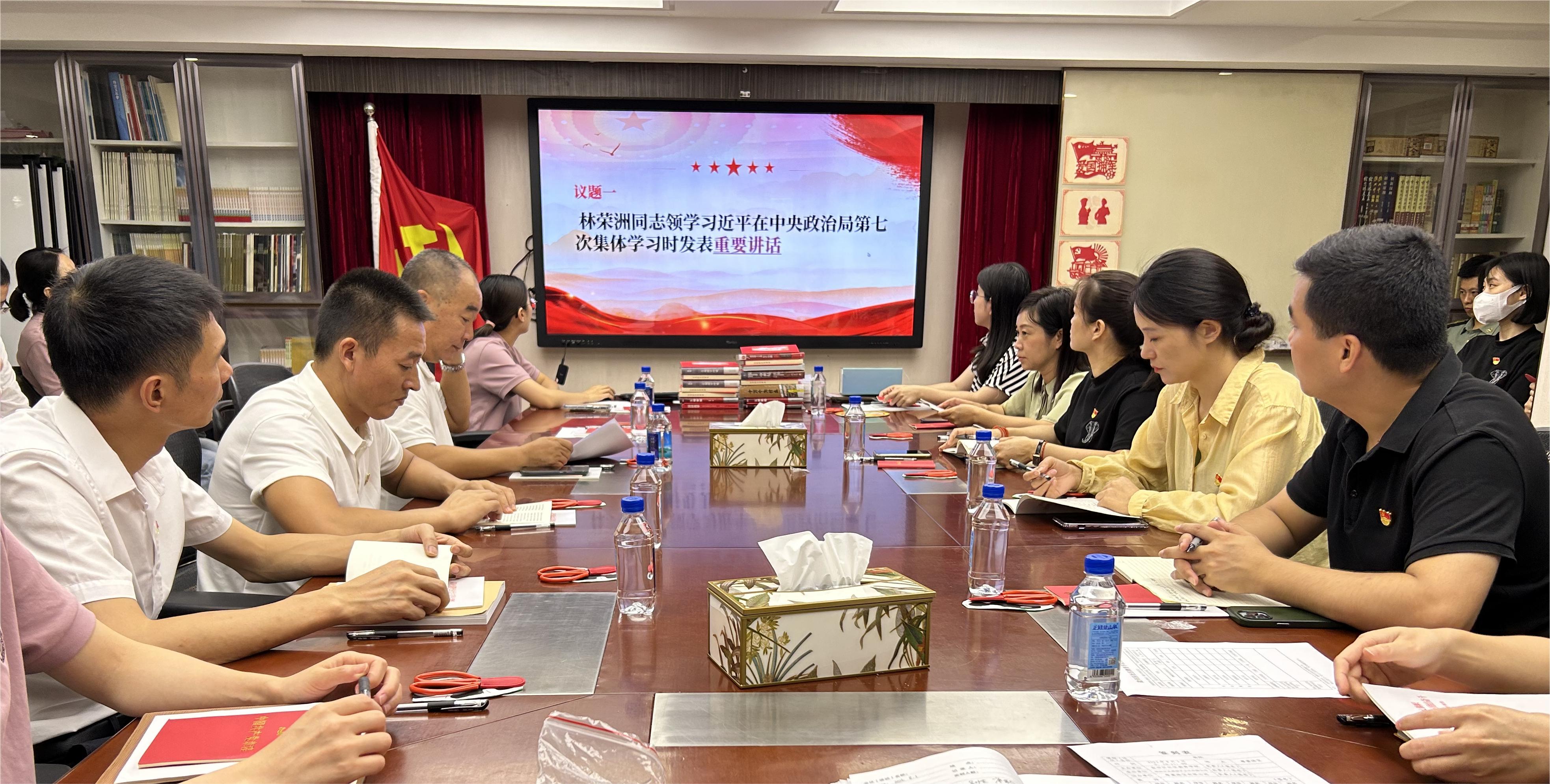 圖一 強(qiáng)化政治引領(lǐng) 堅(jiān)持以學(xué)促干.jpg